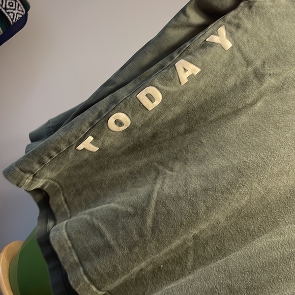 Publish Long sleeve - Picture 2 of 5